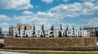 Lenexa, KS lawn care and landscaping